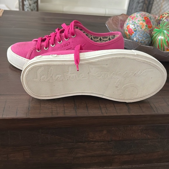 Sneakers - Picture 6 of 7